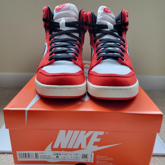 Jordan 1 Retro AJKO Chicago (2021) - Picture 2 of 8